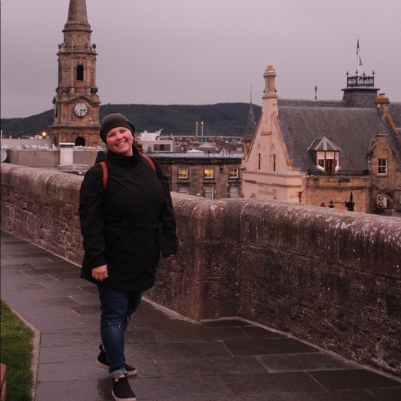 Meet your Posher, Laura - Picture 5 of 11